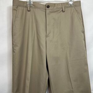 Dockers Easy Khaki Flat Front Pants size 33/32 EUC